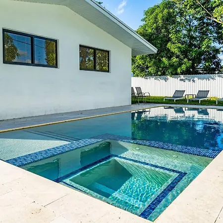 Modern Home, Heated Pool Hot-Tub, 12Min To Ocean